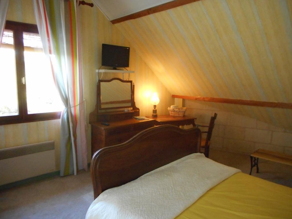 La Poiriere Bed & Breakfast Chemellier Bagian luar foto